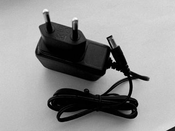İyi bir fiyat. AB Tak ile 90 - 264VAC Tıbbi 1A 12 Volt Güç Adaptörü Duvara Montaj çevrimiçi