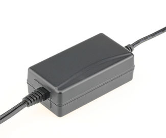 İyi bir fiyat. 60 Watt Evrensel Seyahat Adaptörü 12 - 24 Volt Masaüstü Taşınabilir Seyahat Adaptörü çevrimiçi
